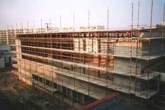 Výstavba telocvične. Apríl 1997.